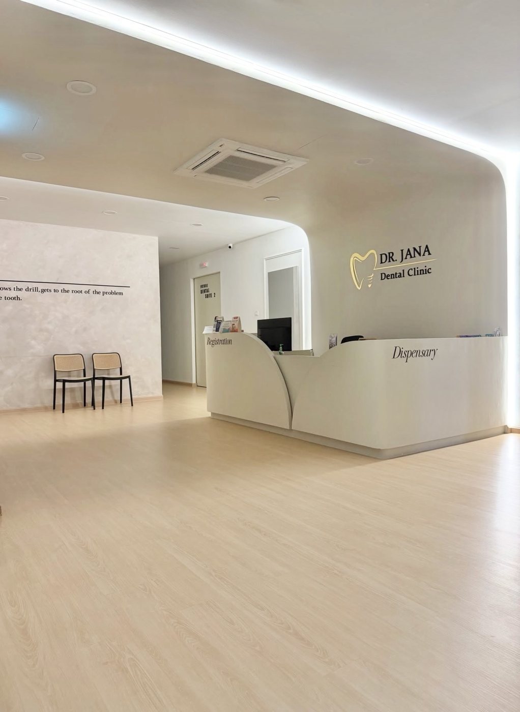 Kaunter pendaftaran Klinik Pergigian Dr. Jana, klinik gigi di Eco Grandeur, Puncak Alam